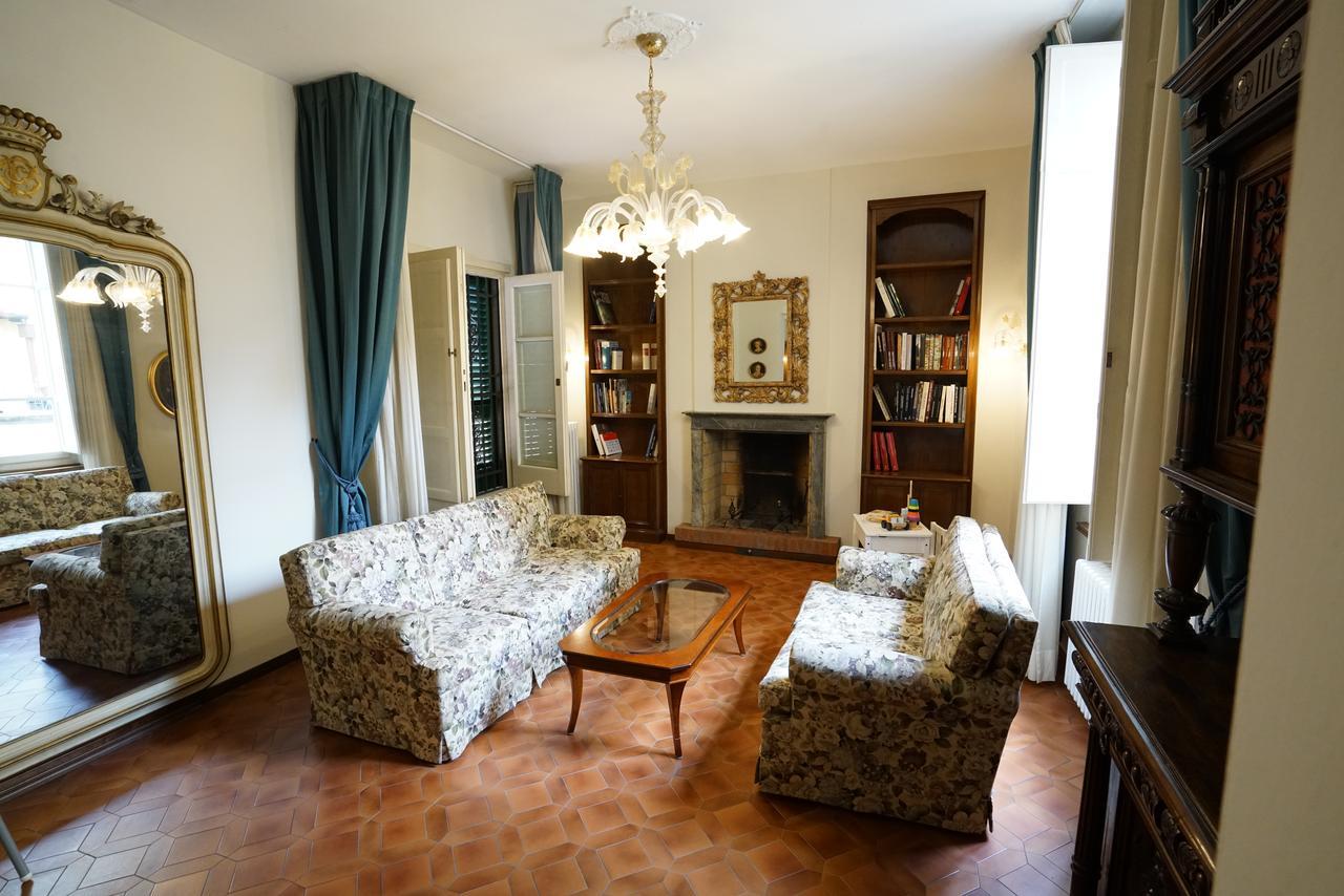 Bed and Breakfast La Terrazza Di Via Elisa Lucca Exteriér fotografie